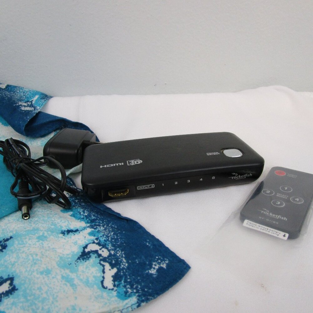 Rocketfish RF-G1185 4-Port HDMI Selector